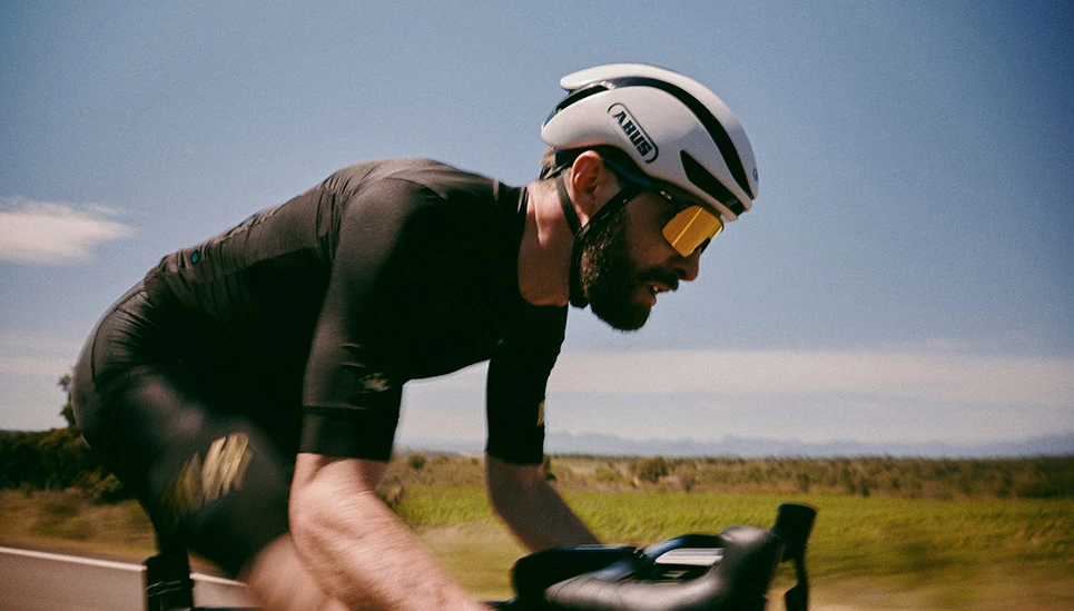 Prilby na cestnú cyklistiku